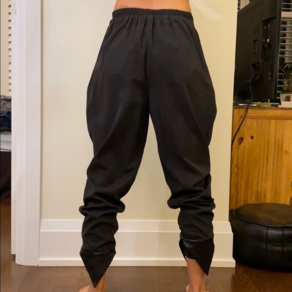 Very unique pants - Picture 4 of 9